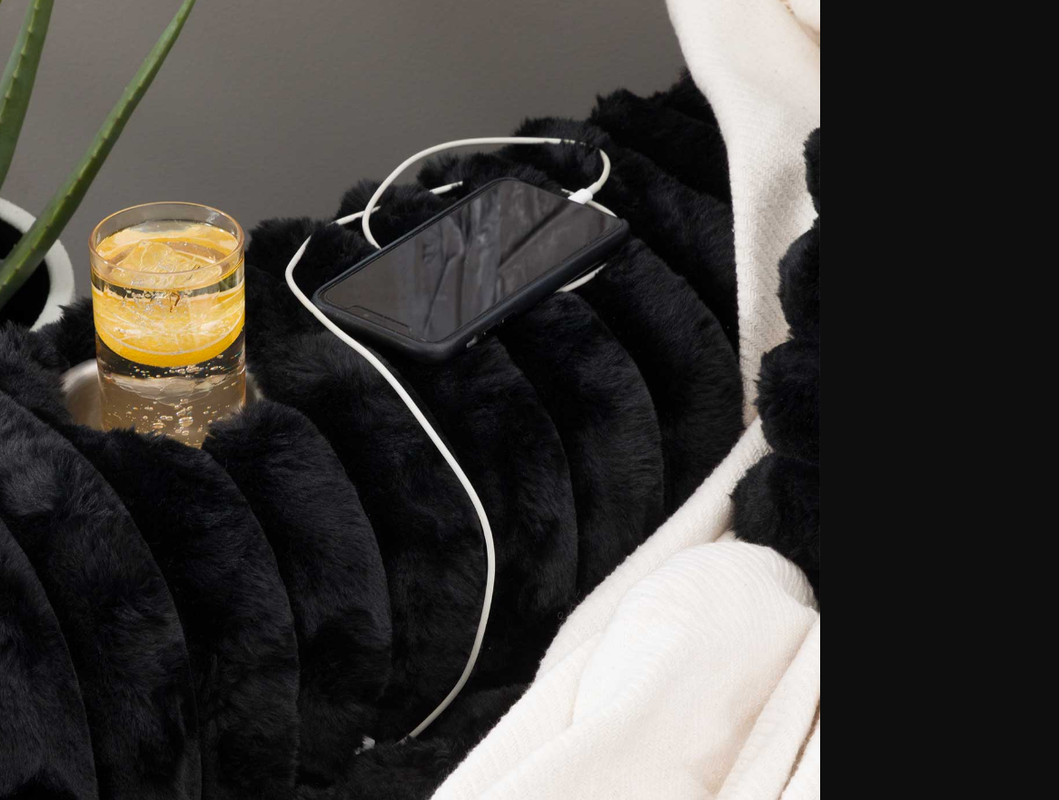 4500-onyx-chaise-close-up_orig.png 4500 - Onyx Chaise Lounge