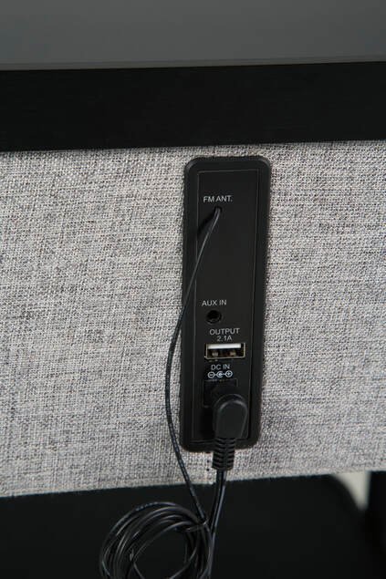 a4000550-detail-a.jpeg A4000550 - Accent Table w/Speaker (USB PORT)