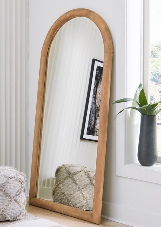 a8010323_orig.jpeg A8010323 Floor Mirror