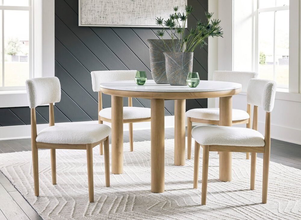 D427 - Ashley 5pc Dining Set