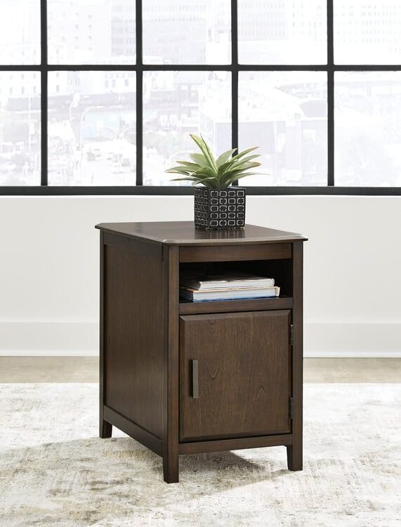 T310-217 Side End Table (USB Ports/Power Outlet)